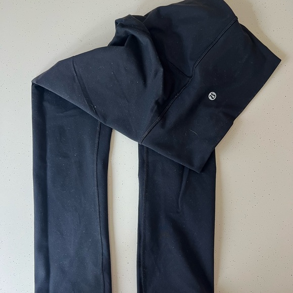 Lululemon Size 2 Black Capri Leggings - Picture 2 of 3
